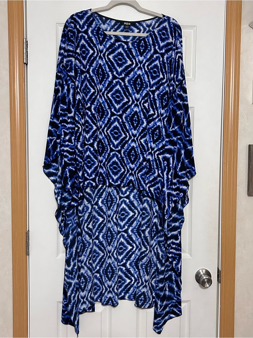 Slim Factor by Investments Blue and White High-Low Geometric Tie-Dye Skirt